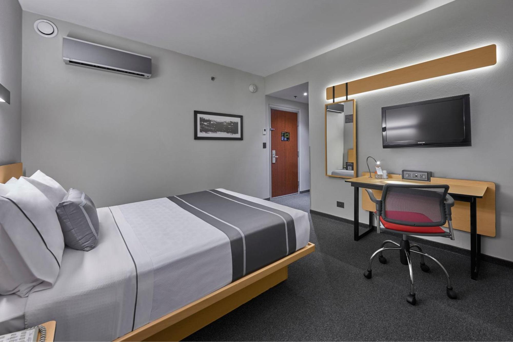City Express Plus By Marriott Monterrey Nuevo Sur Esterno foto