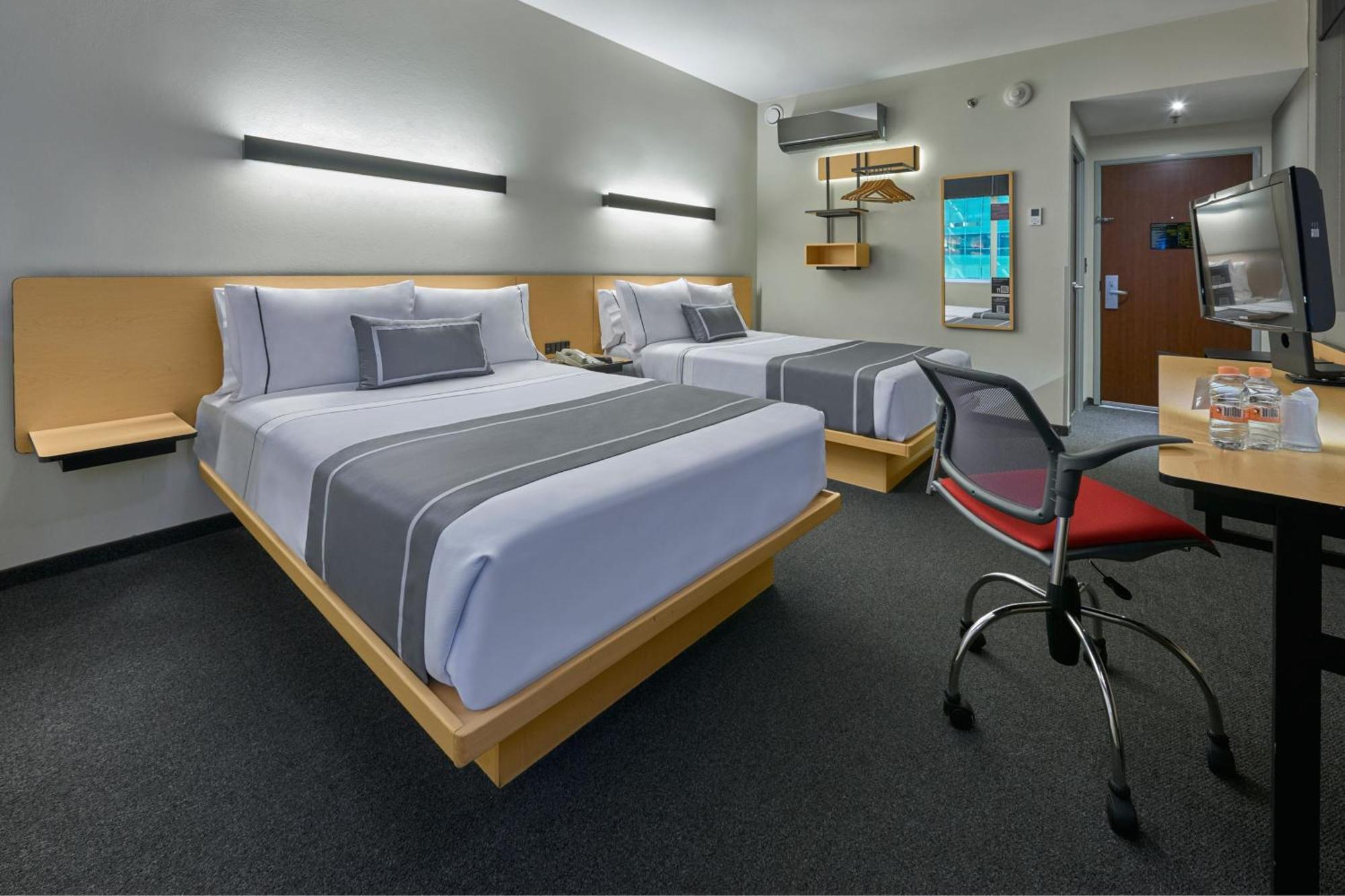 City Express Plus By Marriott Monterrey Nuevo Sur Esterno foto